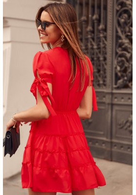 Nadčasové šaty s výstřihem as krátkými svázanými rukávy, červené