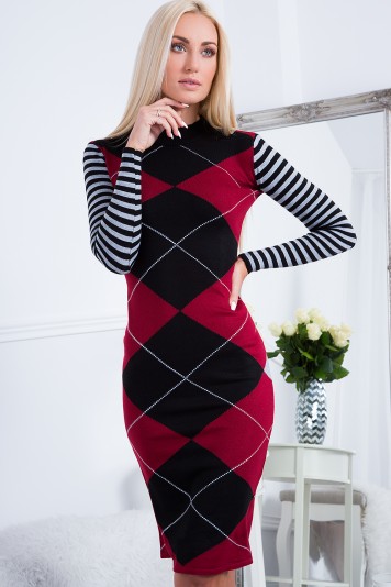 Sukienka z półgolfem we wzory czerwono-czarna MP32218